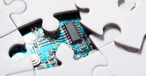 Contrastare l’obsolescenza della catena di fornitura: Esploriamo il puzzle della produzione dei semiconduttori